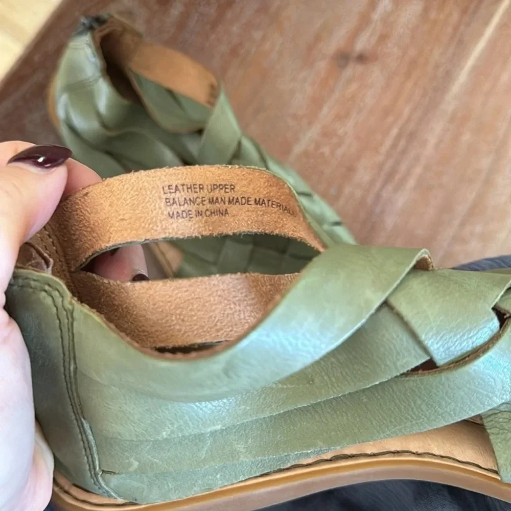 Born Iwa Sandal Woven Green size 6